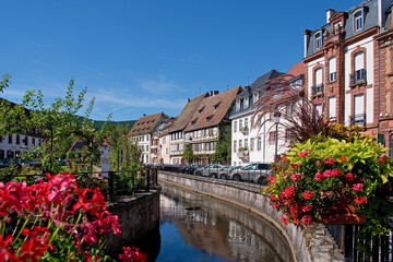 Fototapeta na wymiar Wissembourg, Fachwerkhäuser im Stadtzentrum, Alsace, France