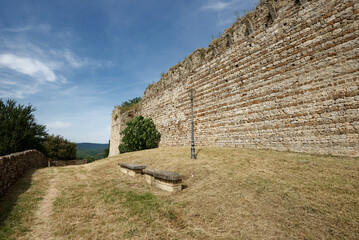 Italien - Toskana - Massa Marittima - historische Stadtmauer