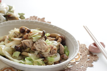 Chinese food, pork and cabbage stir fried with Shimeji Mushroom