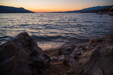 Meereswellen im Abendrot