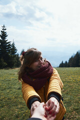 Obraz premium Take me to - concept with couple in nature.