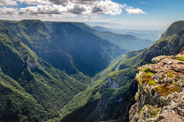 Naklejka premium Canyon in idyllic rainforest Landscape - Rio Grande do Sul state, Brazil