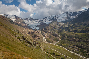 Fototapeta na wymiar Trekking in the mountains, Giro del Confinale