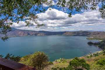 El lago Coatepeque es un lago de origen volcánico, situado a 18 km al sur de la ciudad de Santa...