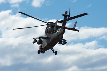 Helicóptero de ataque militar