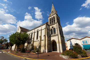 Fototapeta na wymiar Saint-Henri is a Roman Catholic church located in Neuilly Plaisance , Parisian region . France.