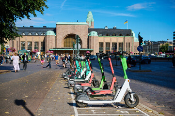 Elektro Roller am Bahnhof in Helsinki - elektro scooter