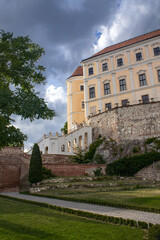 Zamek w Mikulovie z ogrodem