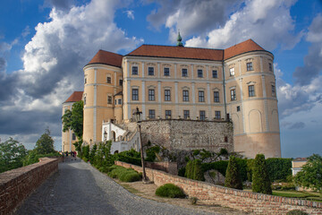 Zamek w Mikulovie - obrazy, fototapety, plakaty