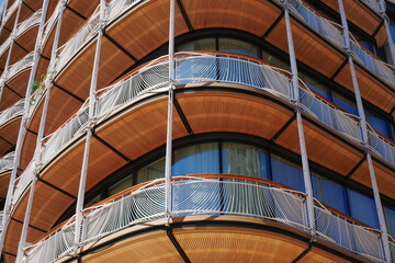 Beaux balcons d'un immeuble moderne. Monaco