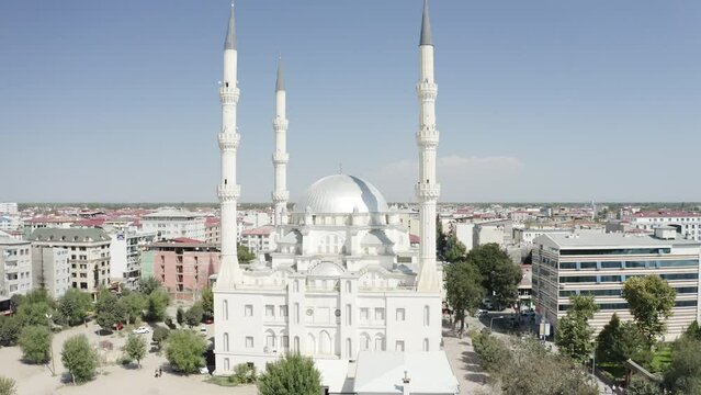 Aerial view of Merkez Ulu Mosque in Igdir. 4K Footage in Turkey