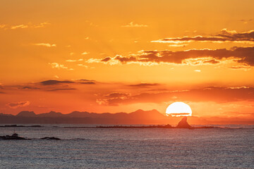 烏帽子岩の日の出