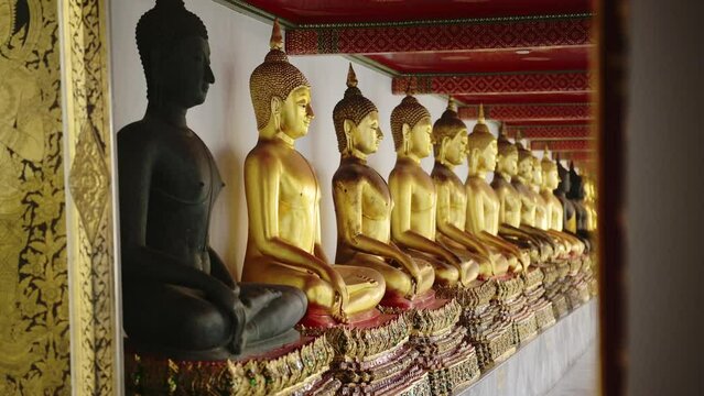 Gold Buddha Statue in Bangkok, Thailand, Lots of Buddhist Statues in a Row at Beautiful Temple for Buddhism, Line of Gold Leaf Buddhas at Wat Pho (Temple of the Reclining Buddha, Southeast Asia