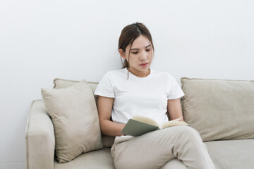 Fototapeta premium Asian women work at home