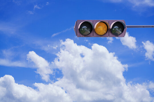 黄信号 Images Browse 132 Stock Photos Vectors And Video Adobe Stock