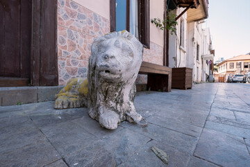 antique lion sculpture
