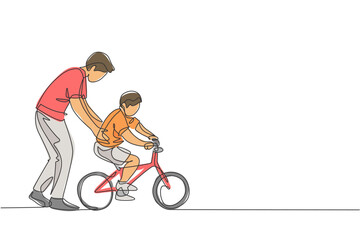Obraz premium One continuous line drawing of young father help his boy kid learning to ride a bicycle at countryside together. Parenthood lesson concept. Dynamic single line draw design graphic vector illustration