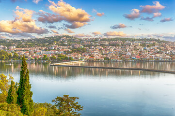 Fototapeta premium Landscape with De Bosset Bridge in Argostoli, Kefalonia, Greece