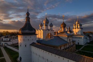 Fototapeta na wymiar The Kremlin of Rostov the Great in the rays of the setting sun