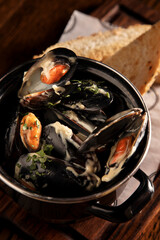 Mussels in sauce