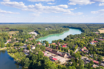 Luftaufnahme, Dorf am See, Wohnen in der Natur, Polen, Europa