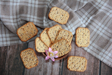 crispy diet square cookies with black cumin seeds and quinoa