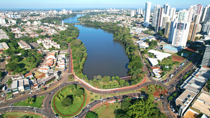 Lago Igapó na cidade de Londrina no Estado do Paraná, Sul do Brasil - obrazy, fototapety, plakaty