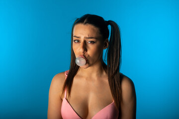 Fototapeta premium Sad girl with gum balloon
