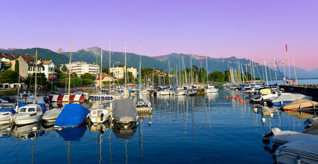 Yachthafen von La Tour-de-Peilz, Gemeinde im Distrikt Bezirk Riviera-Pays-d’Enhaut im Kanton...