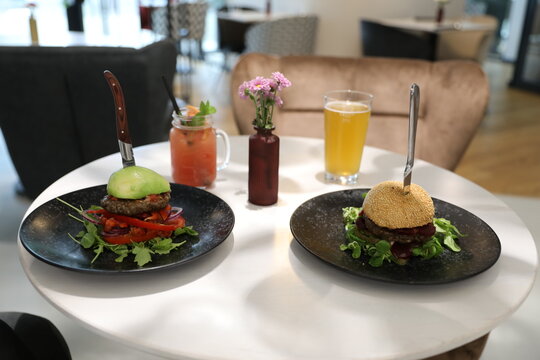 Burgery na bogato.