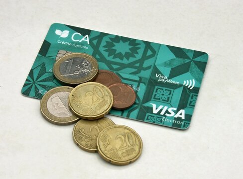Credito Agricola Multibanco Visa Karte in Portugal  mit Euro Muenzen