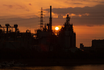 工場朝景