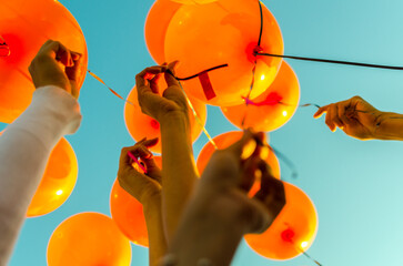 Low View balloon release