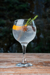 photograph of a gin and tonic, a very popular alcoholic drink.