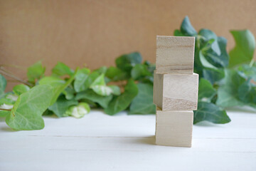 積みあがった木のキューブ