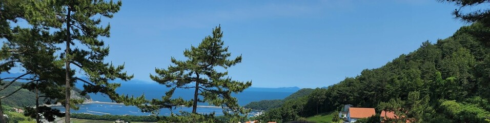 a seaside village 바닷가 마을