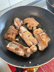 豚肉のスペアリブ