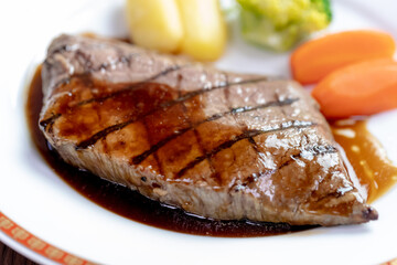 牛ロースのステーキ