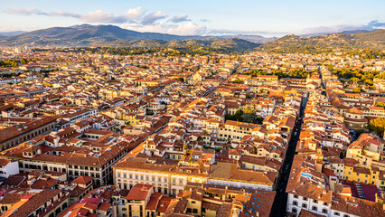 Fototapeta premium The cityscape of Florence in strong sunset light.