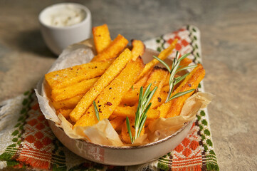 Polenta fries with thyme, rosemary and yogurt sauce - 522978065