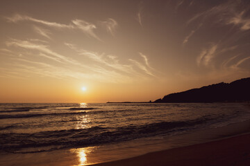 能登半島輪島市門前町黒島の夕景　8月