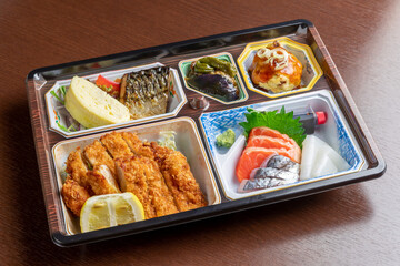 とんかつ弁当