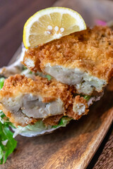 岩牡蠣のフライ