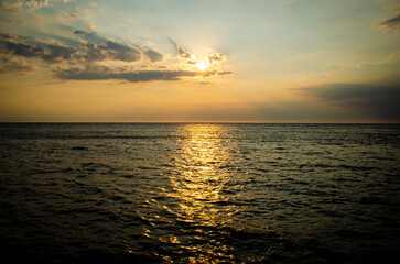 Obraz premium sunset over the sea