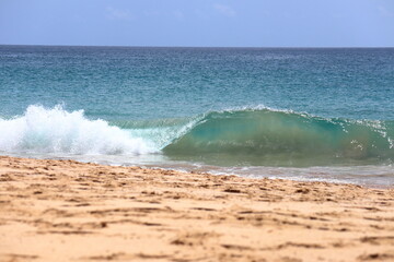 Perfecte golven, Cacimba-strand, Fernando de Noronha-eiland, Brazilië