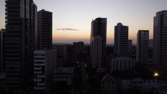 Vista panor&acirc;mica a&eacute;rea por do sol predios, Recife Pernambuco - drone video