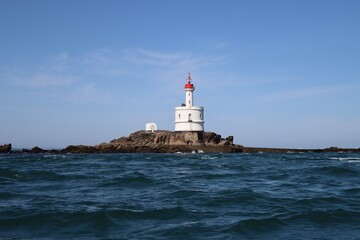 Fototapeta na wymiar lighthouse on the island 