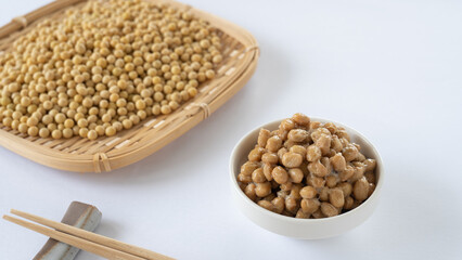 日本の納豆と大豆・fermented soybeans