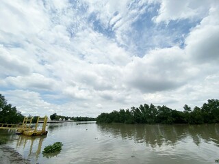 Fototapeta na wymiar river in country Thailand