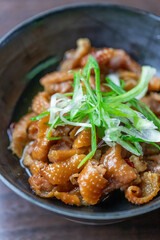 鶏皮の煮込み